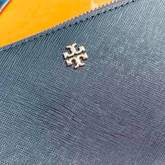 NWT Tory Burch Emerson Continental Wallet Wristlet Navy Leather Shiny Hardware - Picture 4 of 5